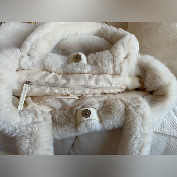 H&M cream soft fluffy tote bag - Picture 9 of 15